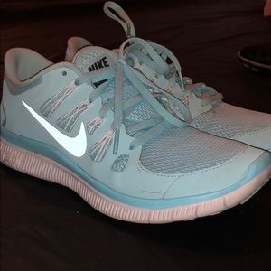 Tiffany blue nike shoes